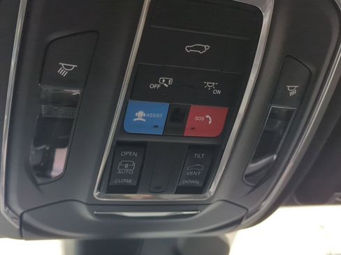 New 2026 Jeep Grand Cherokee Altitude AWD/4WD image 32
