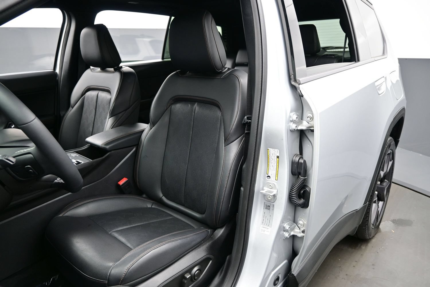 Used 2026 Jeep Cherokee Overland w/ Advanced Pro Tech Group AWD/4WD image 15