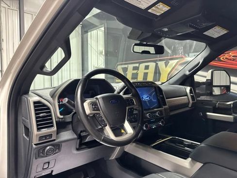 Used 2022 Ford F250 Lariat w/ Lariat Value Package AWD/4WD image 5