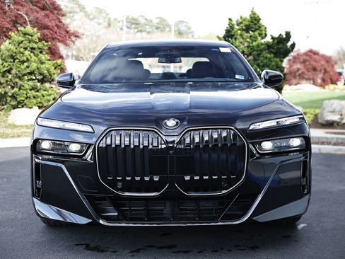 New 2026 BMW 740i w/ Executive Package image 13