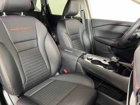 Used 2025 Nissan Rogue SV AWD/4WD image 44