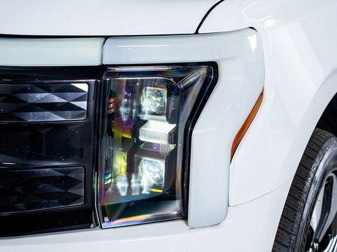 Used 2023 Ford F150 Lightning Platinum image 13