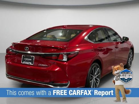 Used 2025 Lexus ES 300h image 3
