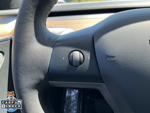 Used 2023 Tesla Model Y Long Range AWD/4WD image 45