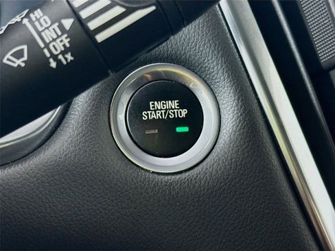 Used 2021 Chevrolet Traverse LT FWD image 10