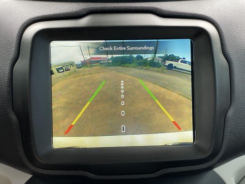 Used 2018 Jeep Renegade Limited w/ UConnect 8.4 Nav Group FWD image 26