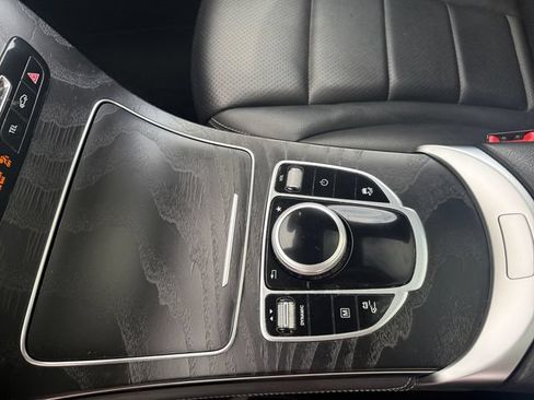 Used 2019 Mercedes-Benz GLC 350e 4MATIC image 27