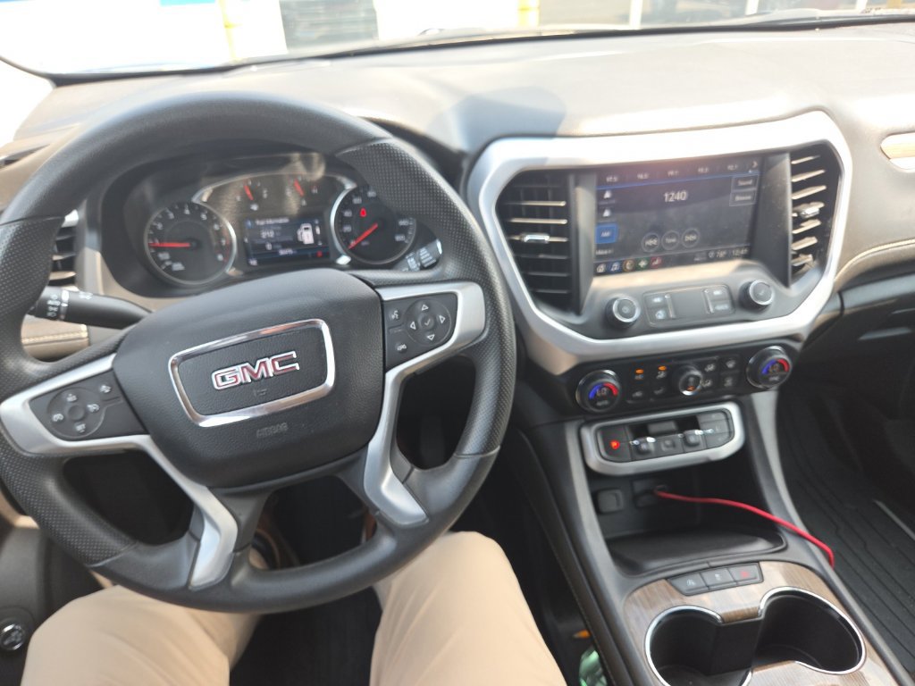 Used 2023 GMC Acadia SLE w/ Driver Convenience Package FWD image 22