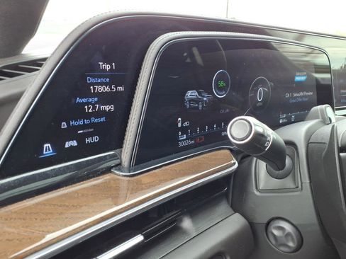 Used 2023 Cadillac Escalade ESV Sport Platinum AWD/4WD image 28