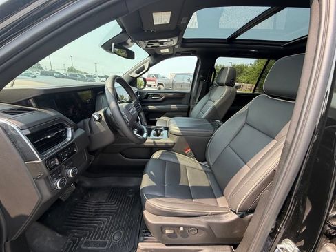 Used 2025 GMC Yukon XL Elevation AWD/4WD image 3