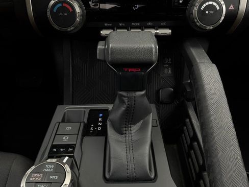 Used 2025 Toyota Tacoma TRD Off-Road AWD/4WD image 23