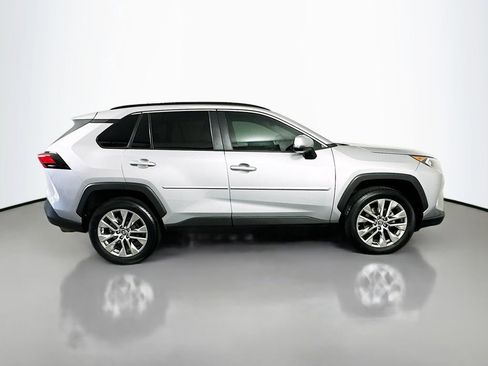 Certified 2019 Toyota RAV4 XLE Premium FWD image 4