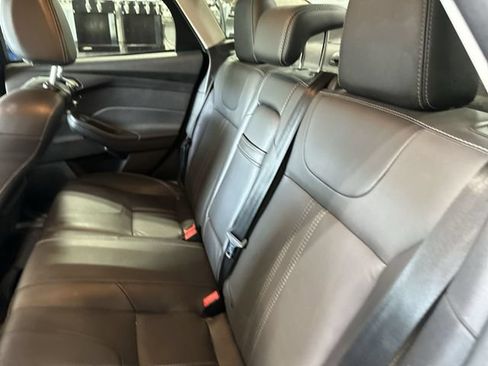Used 2013 Ford Focus SE FWD image 30