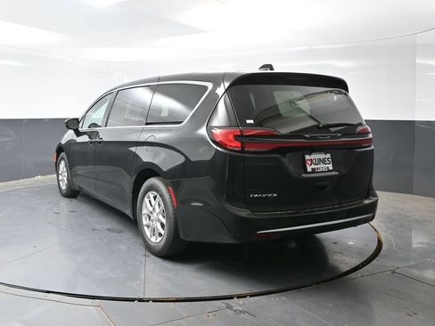New 2027 Chrysler Pacifica Select FWD image 7