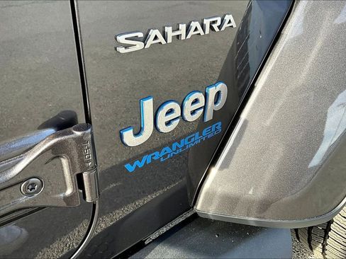 Used 2021 Jeep Wrangler Unlimited Sahara w/ Cold Weather Group image 30