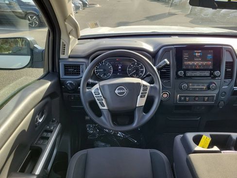 Used 2023 Nissan Titan SV image 10