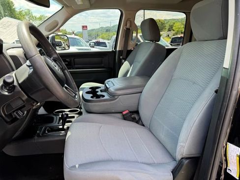 Used 2018 RAM 2500 Tradesman w/ Chrome Appearance Group AWD/4WD image 10