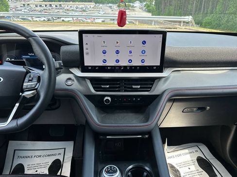 Used 2025 Ford Explorer ST-Line w/ ST-Line Street Pack AWD/4WD image 21