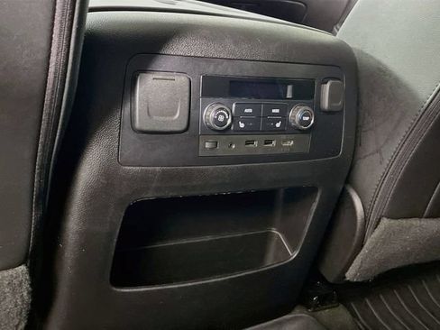 Used 2018 Chevrolet Suburban LT AWD/4WD image 28