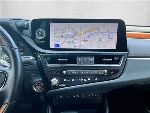 Used 2024 Lexus ES 300h w/ Technology Package FWD image 8