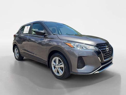 Used 2024 Nissan Kicks S FWD image 8