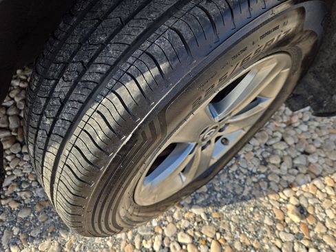 Used 2015 Toyota RAV4 XLE image 9