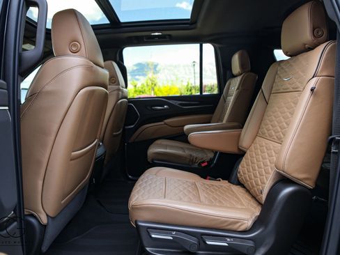 Used 2023 Cadillac Escalade ESV Sport w/ Touring Package AWD/4WD image 29