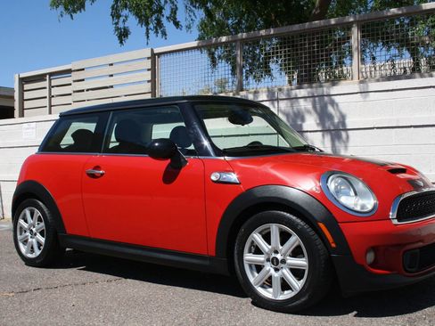 Used 2013 MINI Cooper S image 2