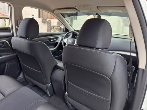 Used 2017 Nissan Altima 2.5 SR FWD image 30