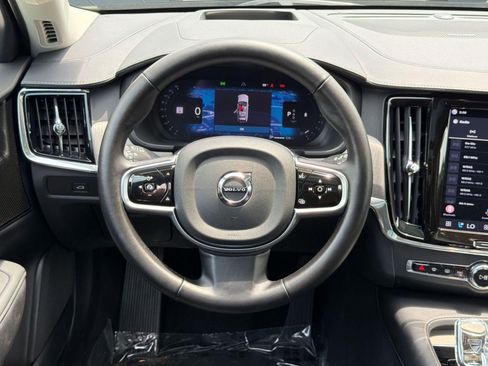 Certified 2025 Volvo V90 B6 Cross Country Ultra AWD/4WD image 18