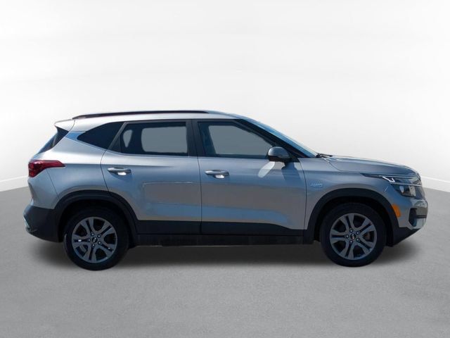 Used 2021 Kia Seltos S AWD/4WD image 2
