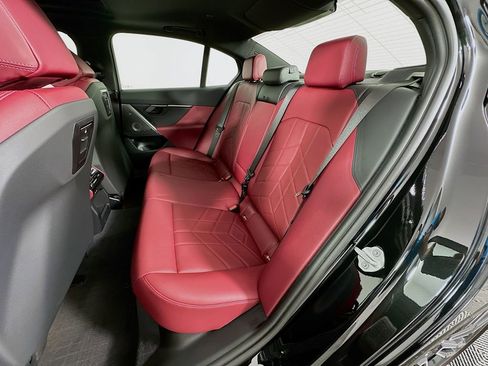 Used 2025 BMW 530i w/ M Sport Package image 25