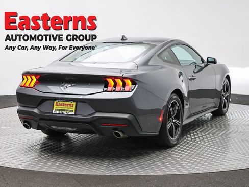 Used 2025 Ford Mustang Coupe RWD image 5