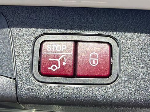 Used 2021 Mercedes-Benz GLB 250 image 13