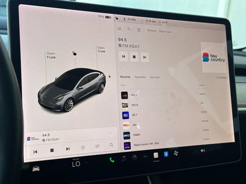 Used 2018 Tesla Model 3 Long Range image 17