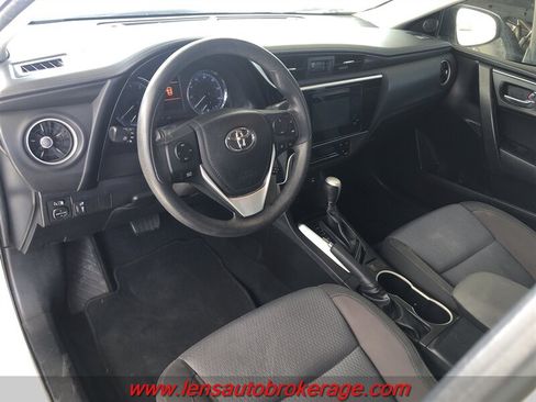 Used 2018 Toyota Corolla LE FWD image 10