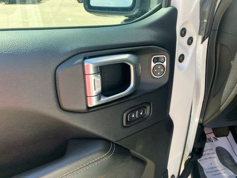 Certified 2018 Jeep Wrangler Unlimited Sahara AWD/4WD image 12