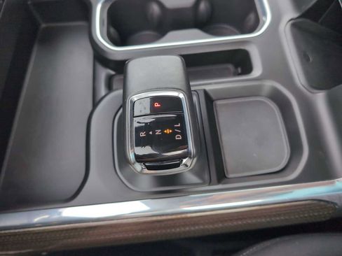 Used 2023 Chevrolet Silverado 1500 RST AWD/4WD image 15