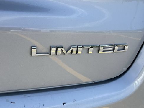 Used 2025 Jeep Compass Limited AWD/4WD image 8