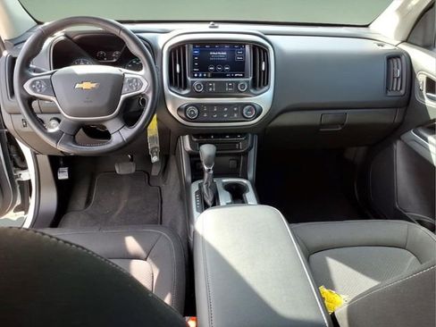 Used 2022 Chevrolet Colorado LT w/ LT Convenience Package AWD/4WD image 13