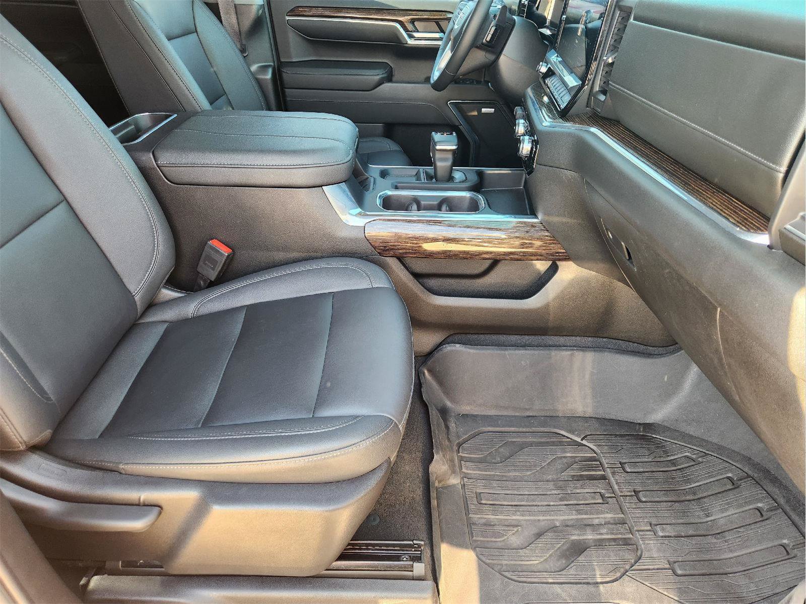 Used 2024 GMC Sierra 1500 Elevation w/ Elevation Premium Package AWD/4WD image 12