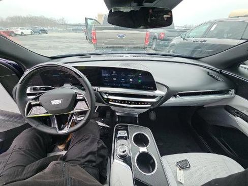 Used 2024 Cadillac Lyriq Sport image 14