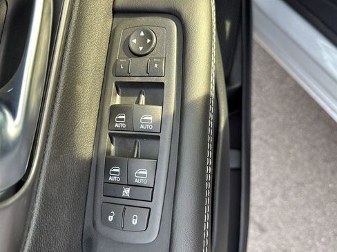 New 2026 Chrysler Pacifica Select image 14