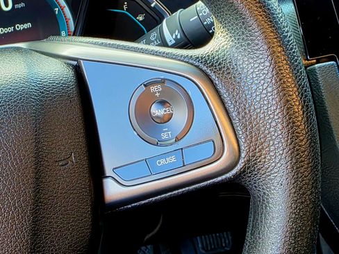 Used 2018 Honda Civic EX image 19