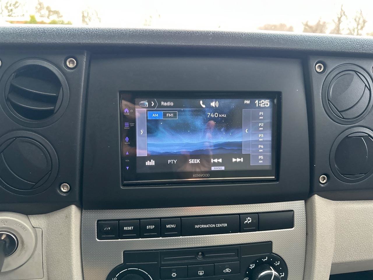 Used 2006 Jeep Commander Limited AWD/4WD image 41