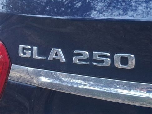 Used 2019 Mercedes-Benz GLA 250 4MATIC image 9