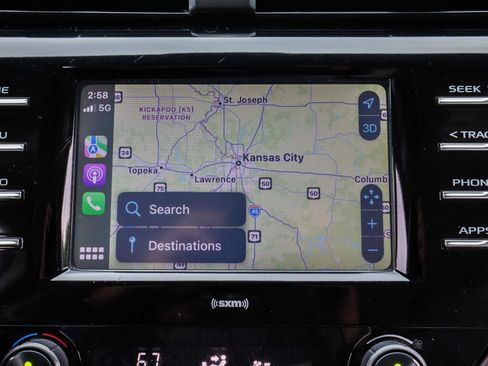 Used 2020 Toyota Camry SE FWD image 7