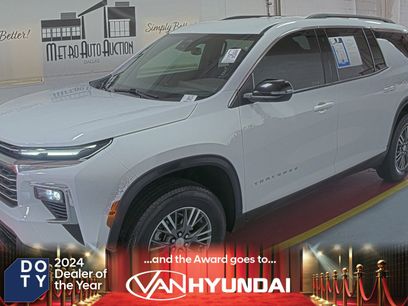 Used 2025 Chevrolet Traverse LT