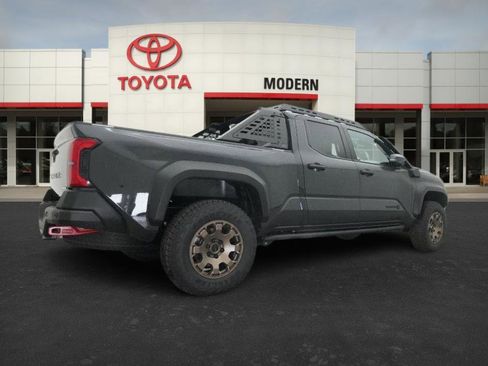 Used 2025 Toyota Tacoma Trailhunter image 6