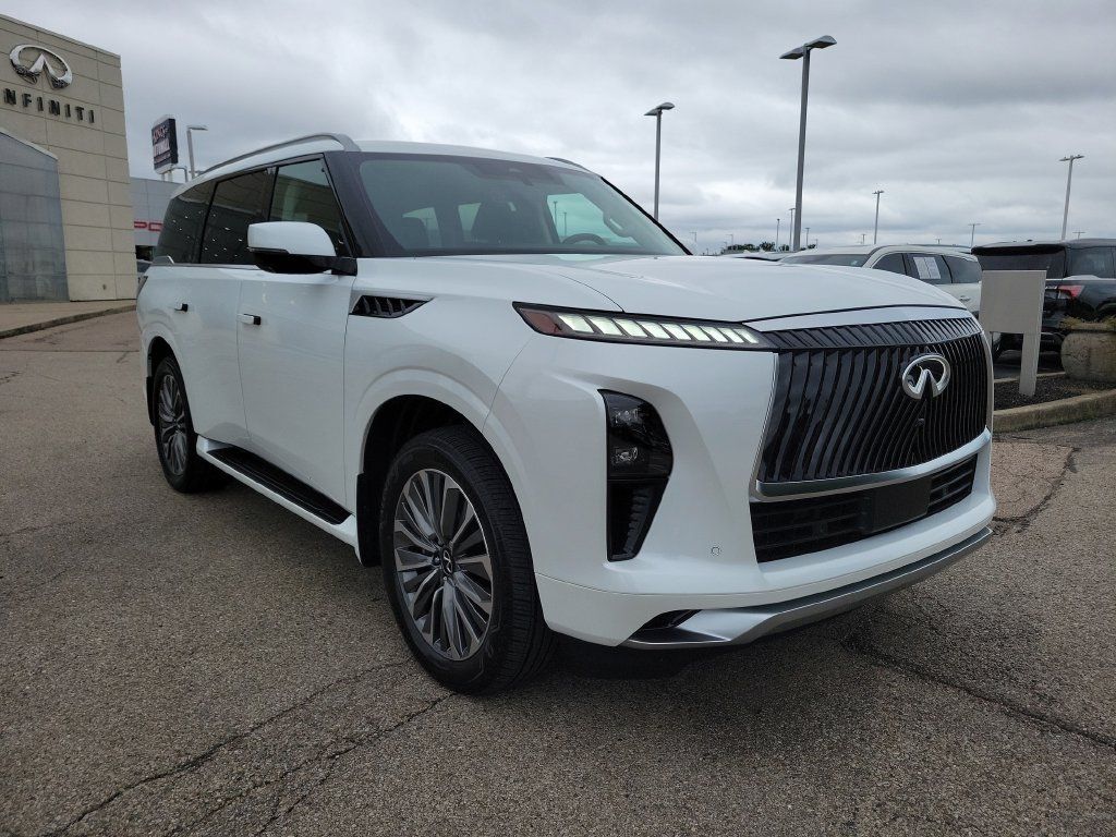 Certified 2026 INFINITI QX80 Luxe w/ Cargo Package AWD/4WD image 7